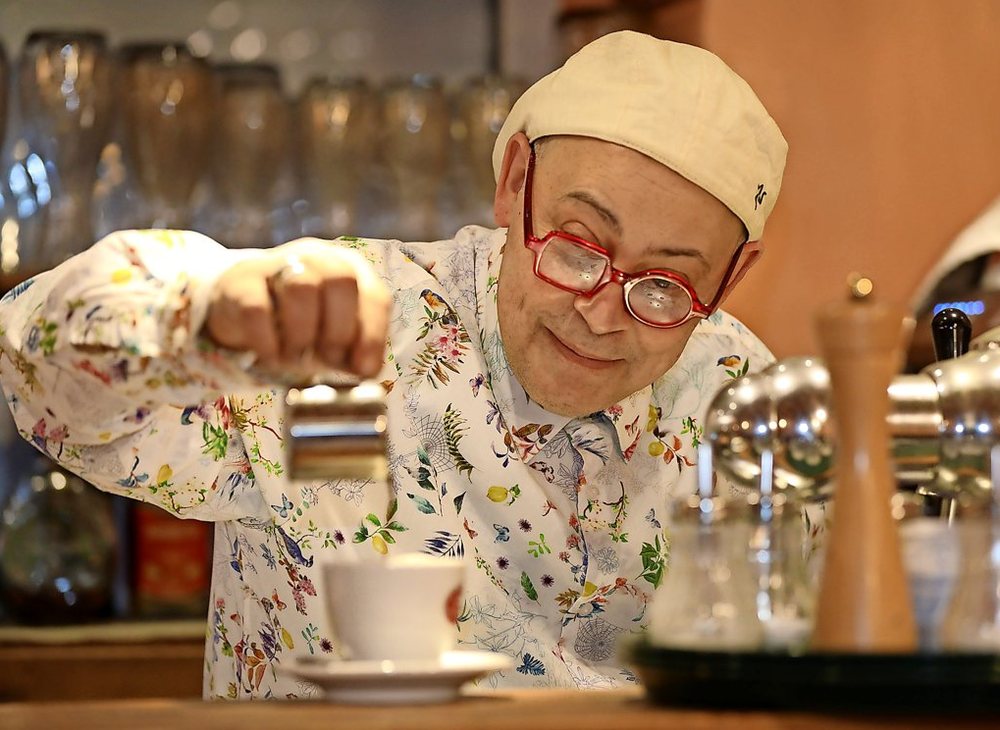 Giovanni Scala -macht einen Espresso im Il mio sogno in Hannover